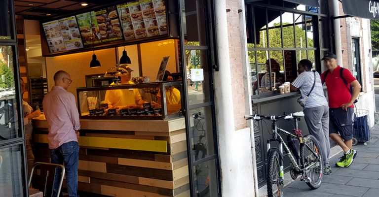 Pans inaugura en Roma
