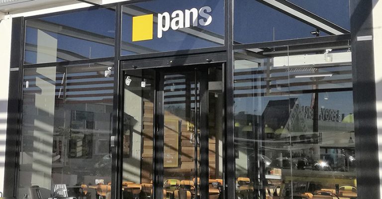Pans inaugura local en Valencia